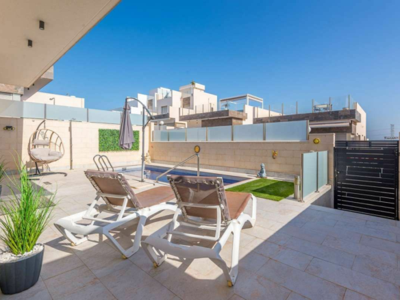 3-bedroom Villa In Torrevieja, Spain (115 M²)