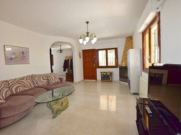 6-bedroom Villa In Orihuela Costa, Spain (250 M²)