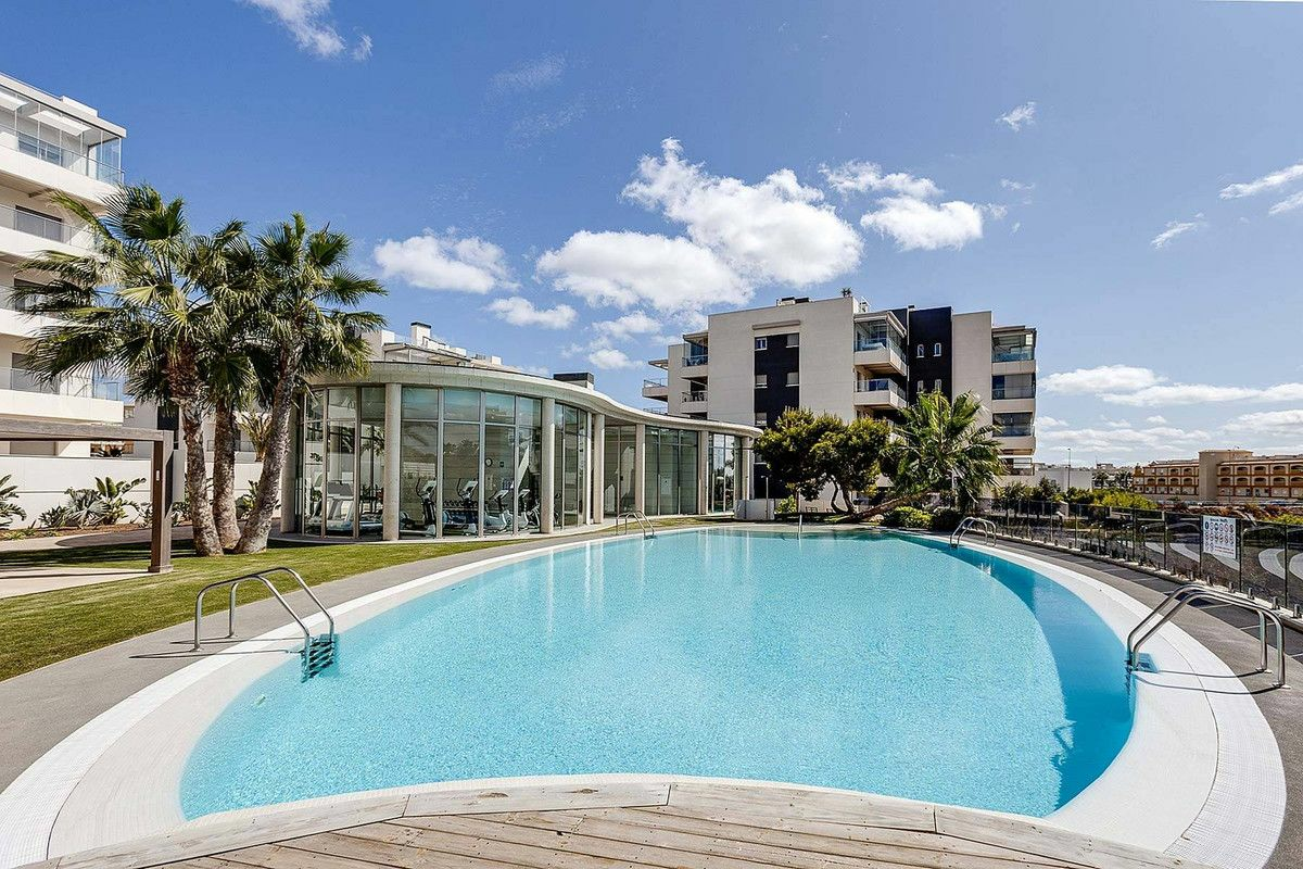 3-bedroom Apartment In Orihuela Costa, Spain (72 M²)