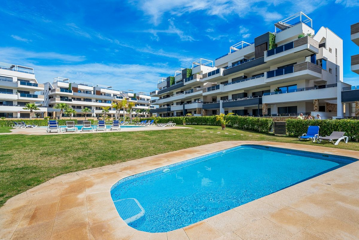 2-bedroom Apartment In Orihuela Costa, Spain (78 M²)