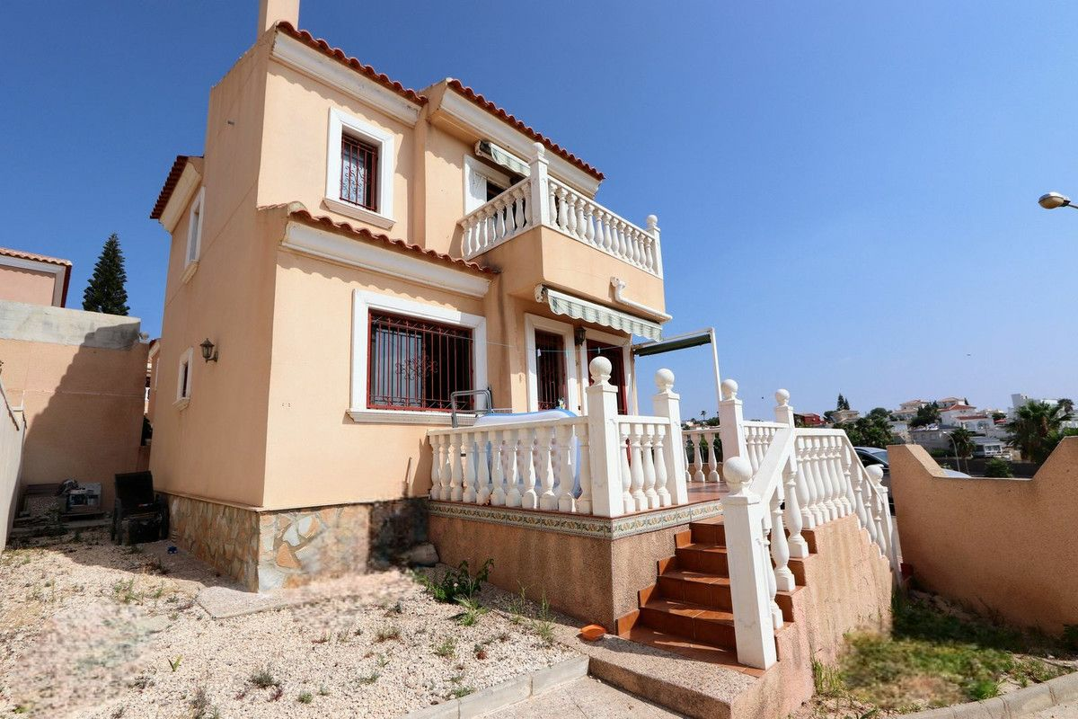 2-bedroom Villa In Orihuela Costa, Spain (85 M²)