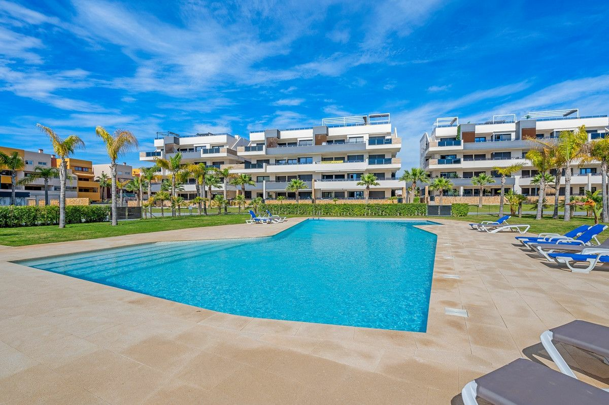 2-bedroom Apartment In Orihuela Costa, Spain (78 M²)