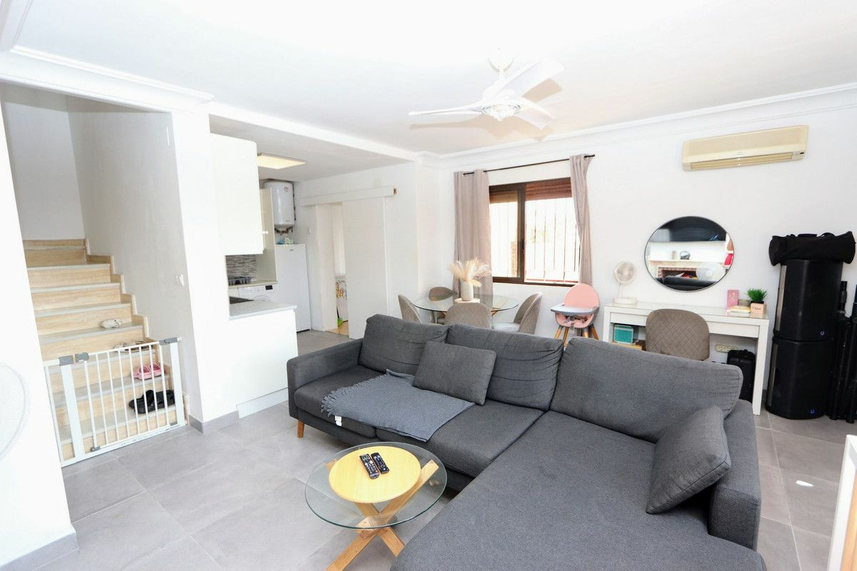 2-bedroom Villa In Orihuela Costa, Spain (85 M²)