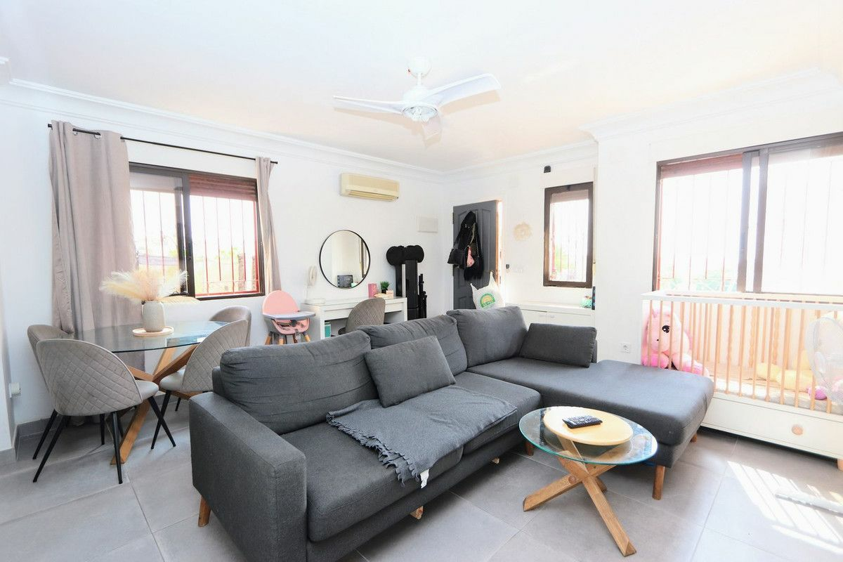 2-bedroom Villa In Orihuela Costa, Spain (85 M²)