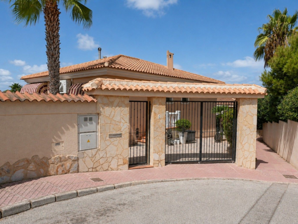 4-bedroom Villa In Rojales, Spain (175 M²)