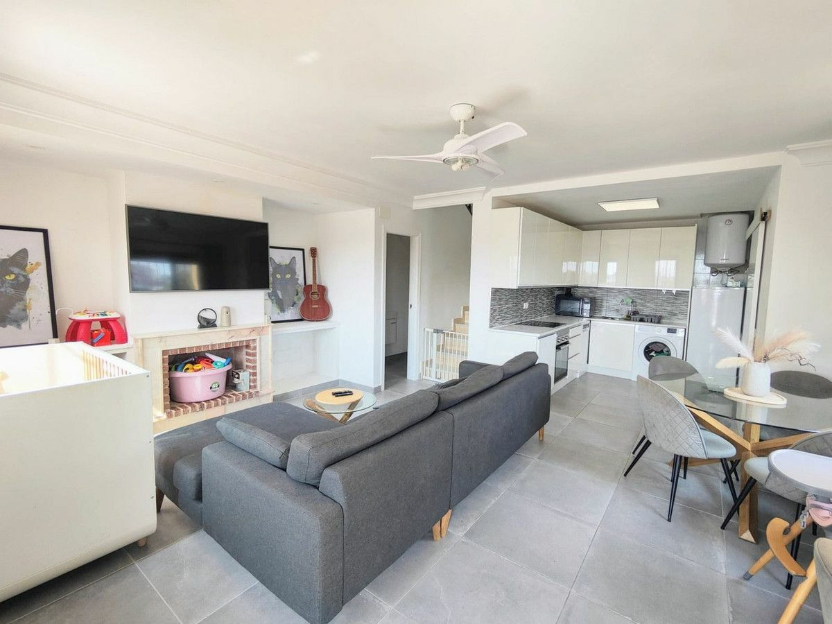 2-bedroom Villa In Orihuela Costa, Spain (85 M²)