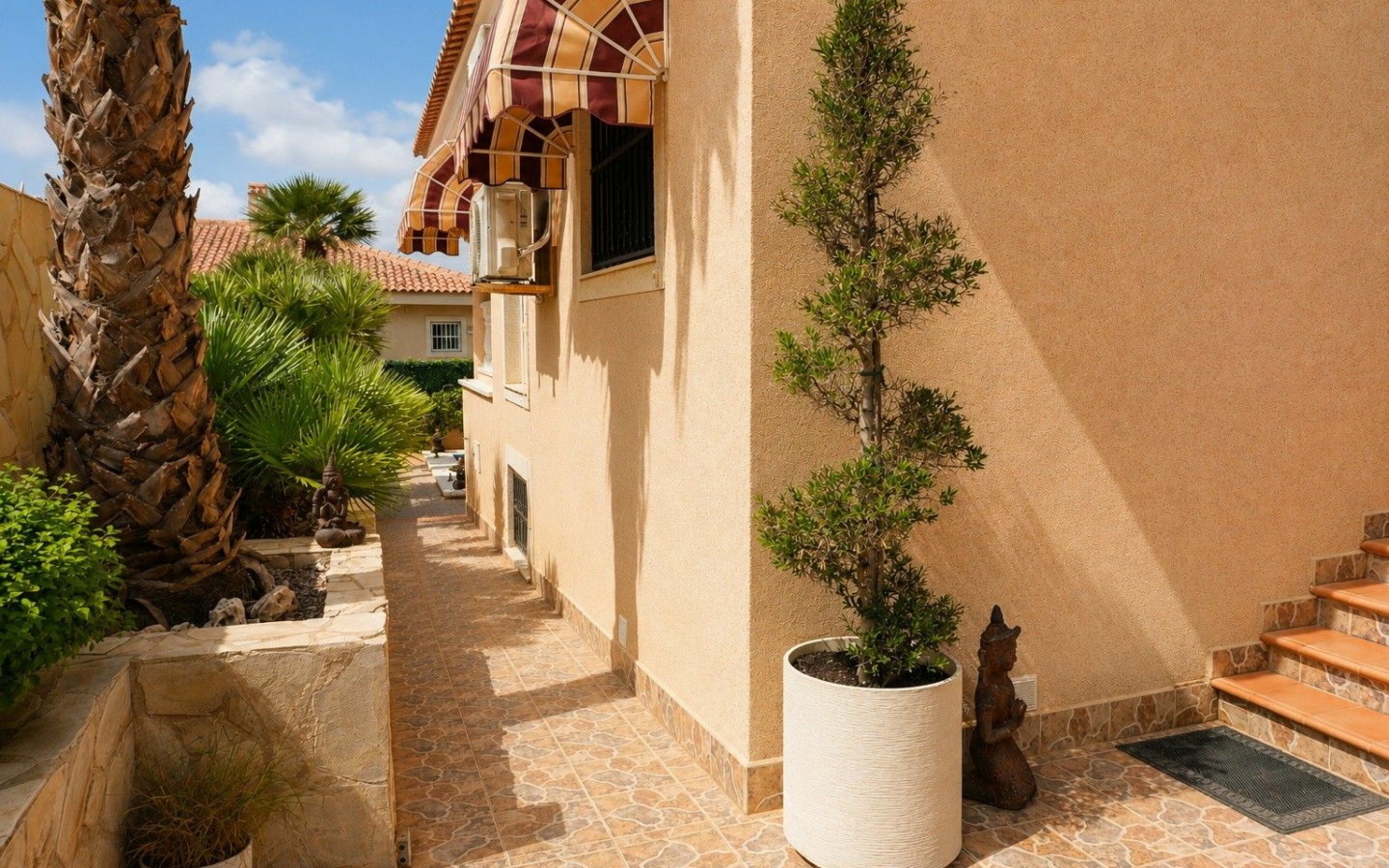 4-bedroom Villa In Rojales, Spain (175 M²)
