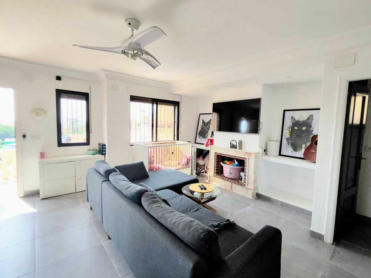 2-bedroom Villa In Orihuela Costa, Spain (85 M²)