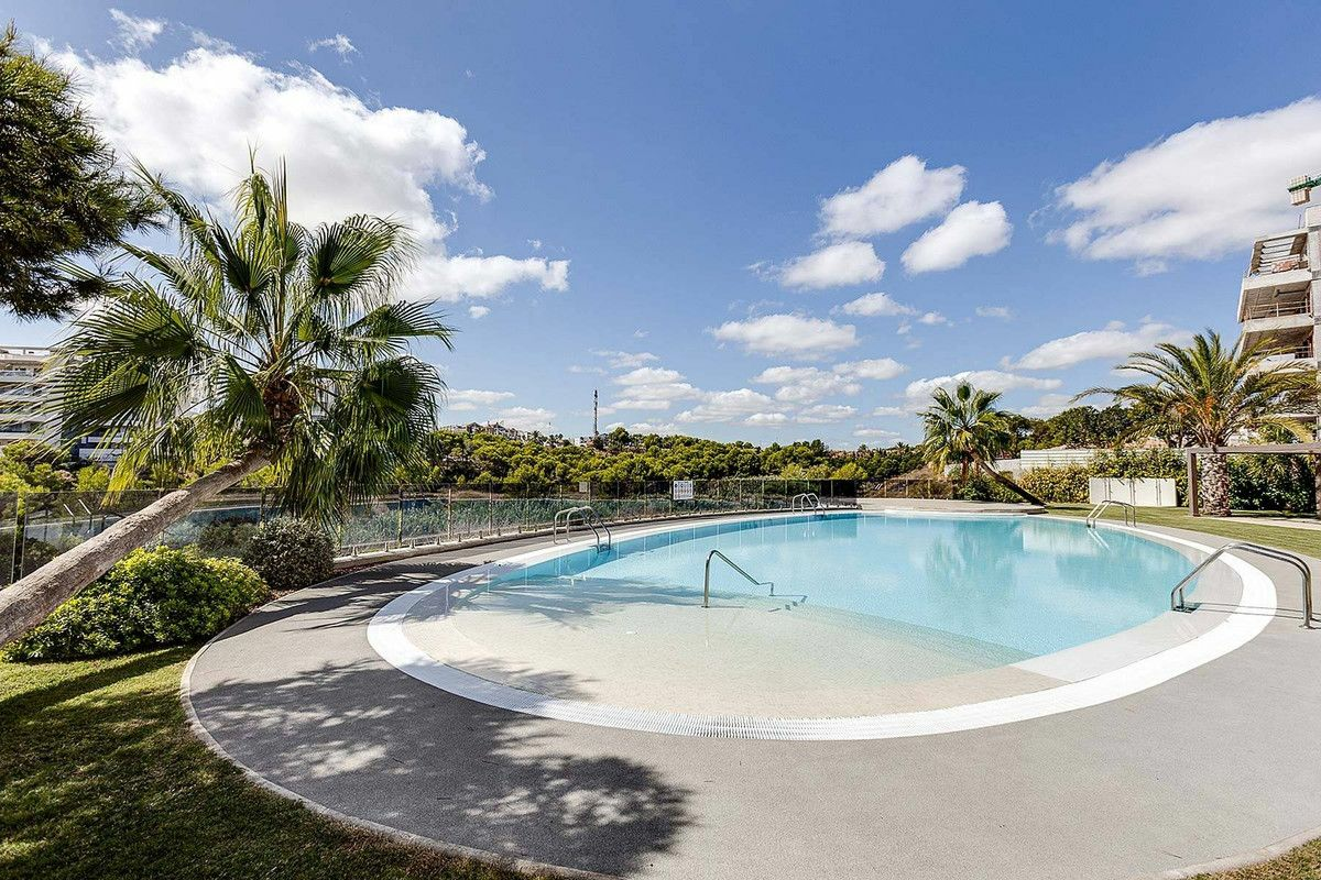 3-bedroom Apartment In Orihuela Costa, Spain (72 M²)