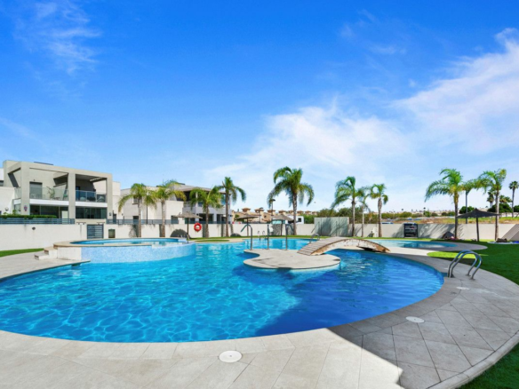 2-bedroom Apartment In Torrevieja, Spain (57 M²)