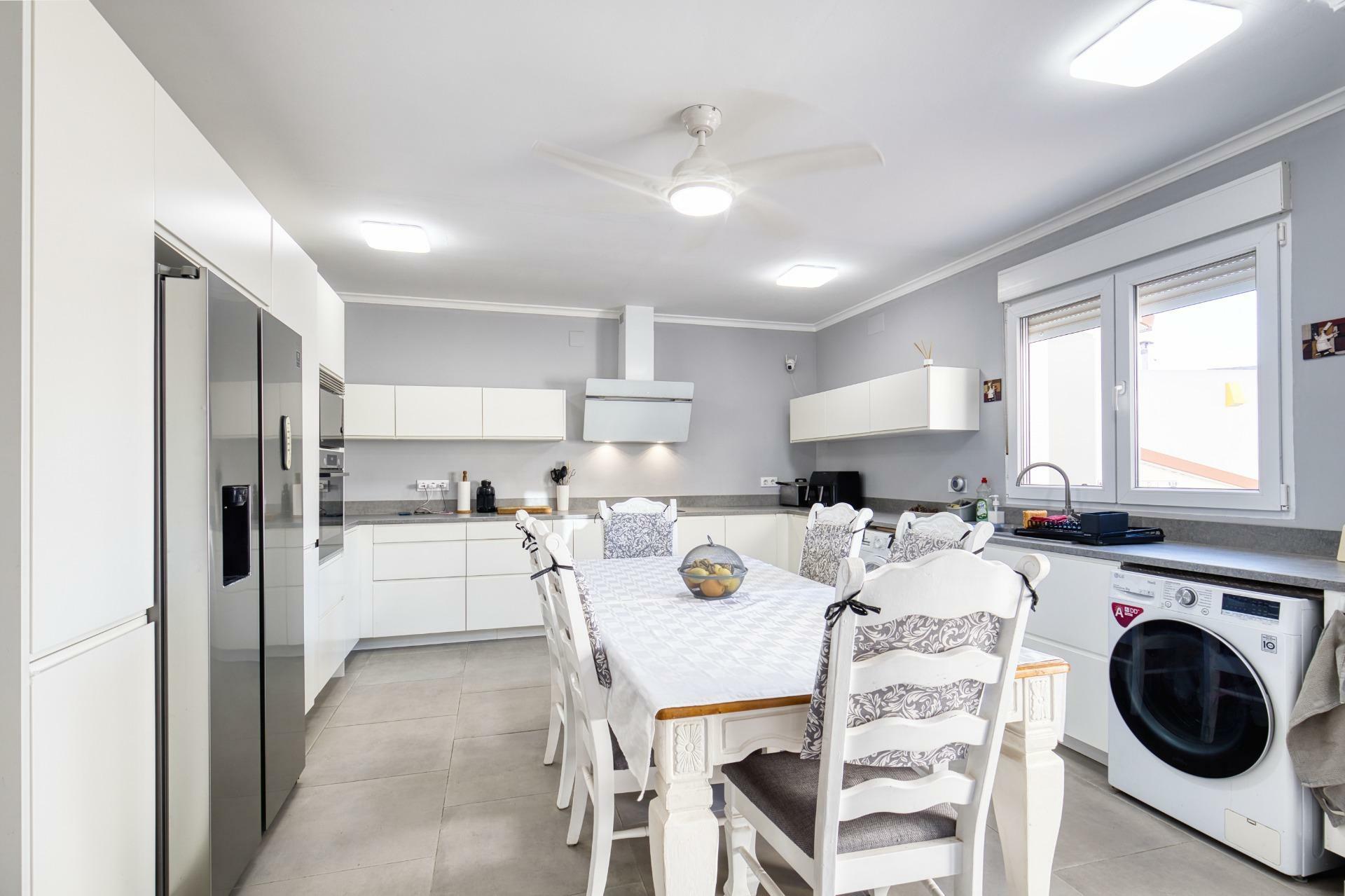 3-bedroom Semi In San Cayetano, Spain (173 M²)