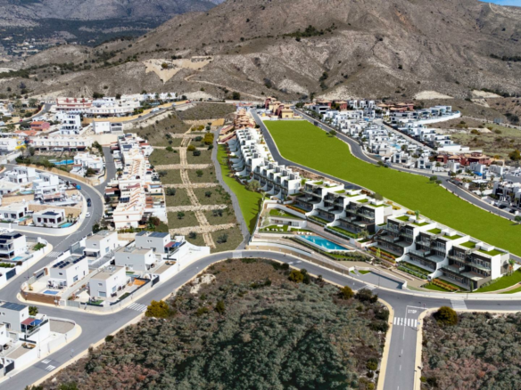 4-bedroom Terraced House In Finestrat, Spain (158 M²)