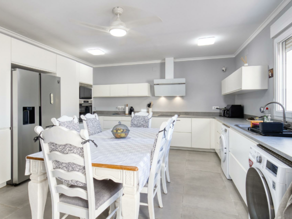 3-bedroom Semi In San Cayetano, Spain (173 M²)