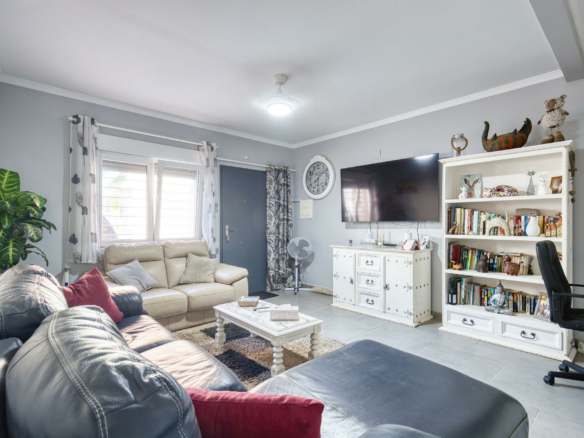 3-bedroom Semi In San Cayetano, Spain (173 M²)