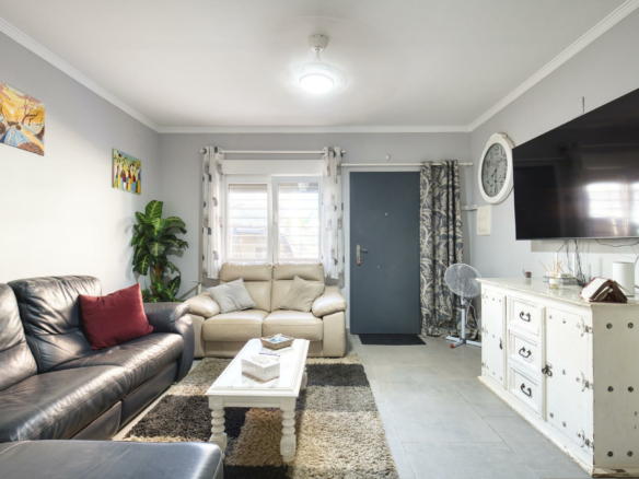 3-bedroom Semi In San Cayetano, Spain (173 M²)