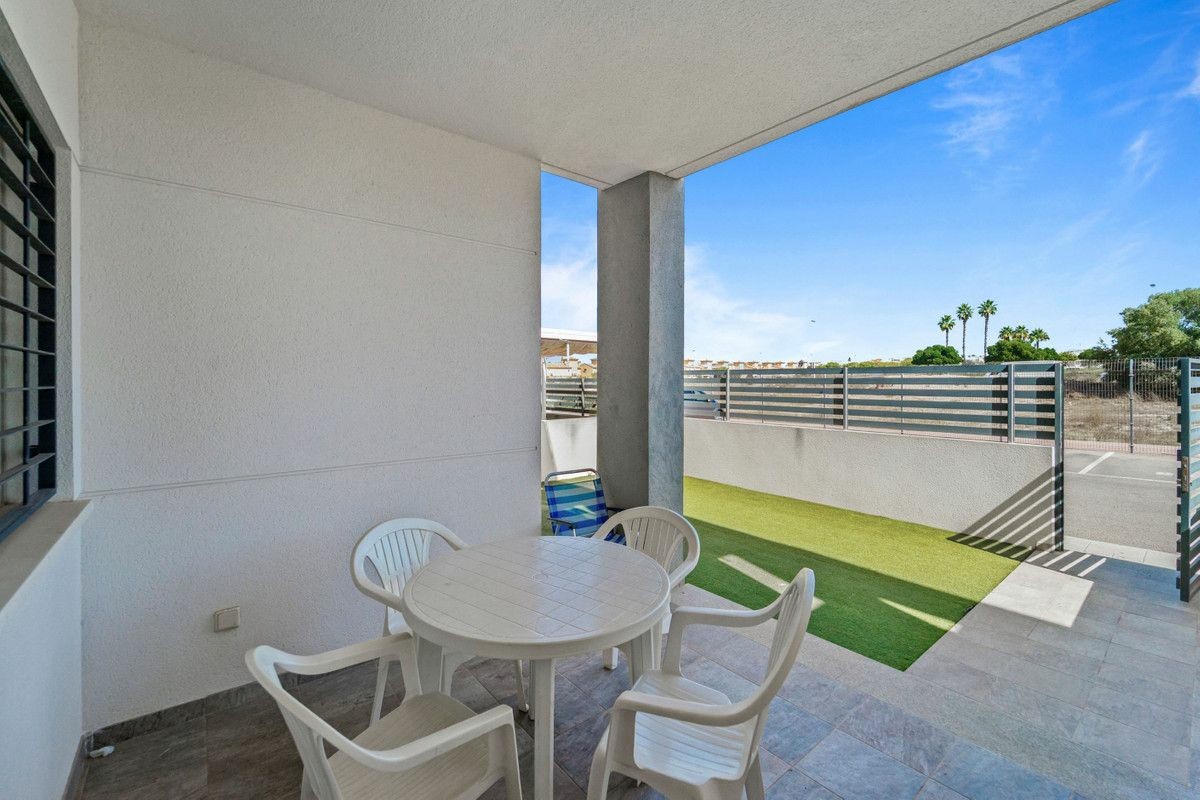 2-bedroom Apartment In Torrevieja, Spain (57 M²)