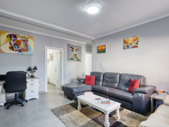 3-bedroom Semi In San Cayetano, Spain (173 M²)