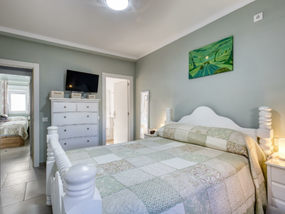 3-bedroom Semi In San Cayetano, Spain (173 M²)