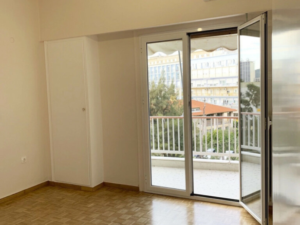 2-bedroom Flat In Goudi, Greece (82 M²)