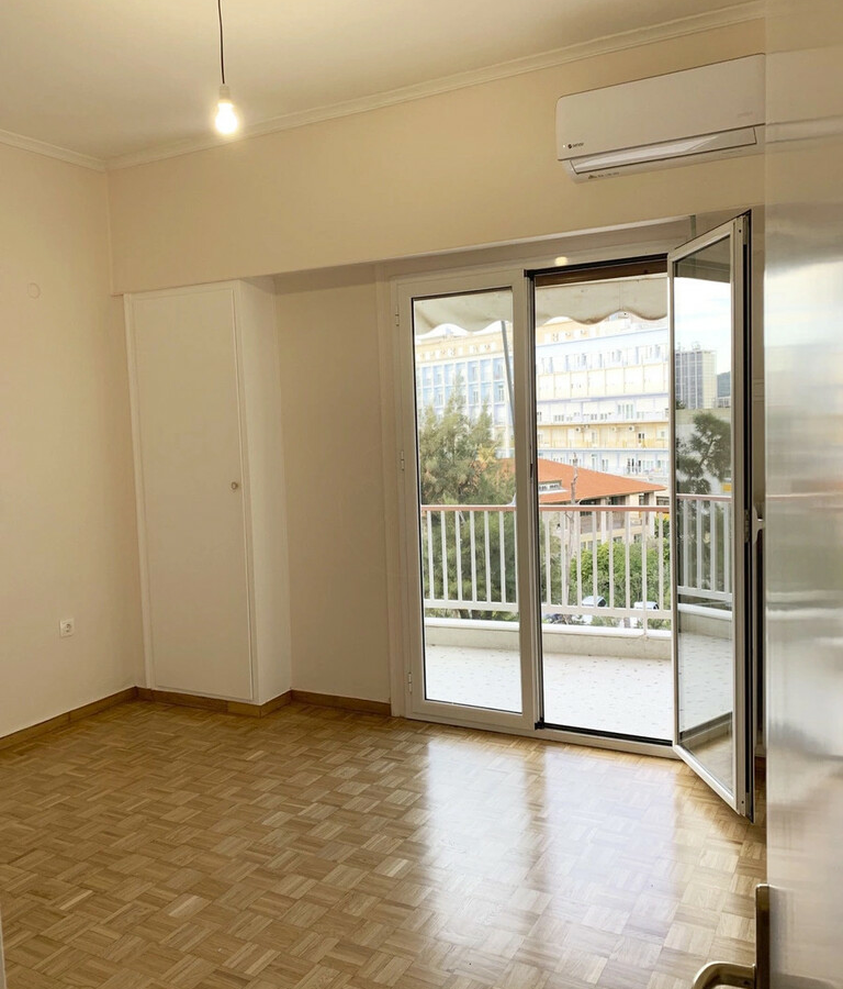 2-bedroom Flat In Goudi, Greece (82 M²)