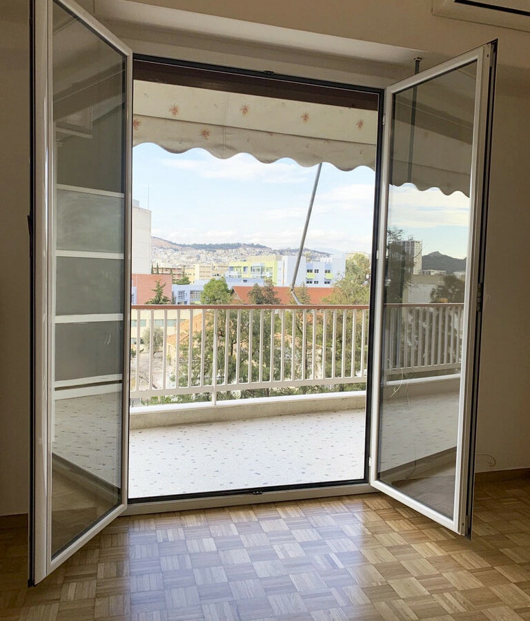 2-bedroom Flat In Goudi, Greece (82 M²)