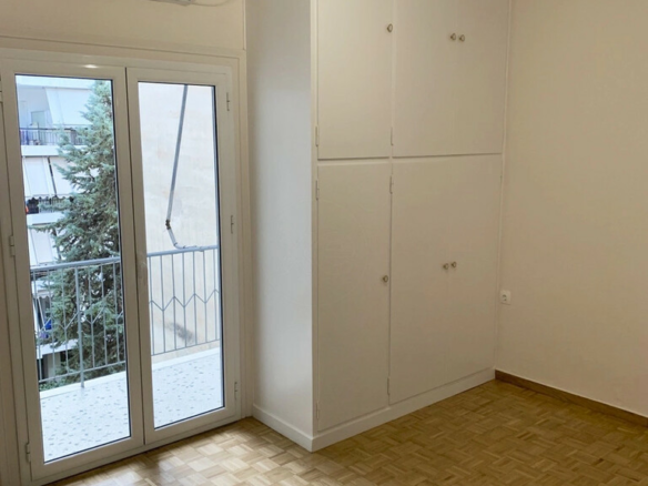 2-bedroom Flat In Goudi, Greece (82 M²)