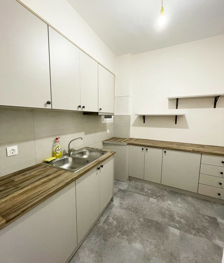 2-bedroom Flat In Goudi, Greece (82 M²)
