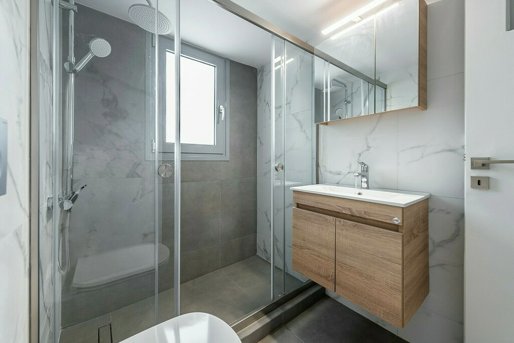 2-bedroom Flat In Vouliagmeni, Greece (70 M²)