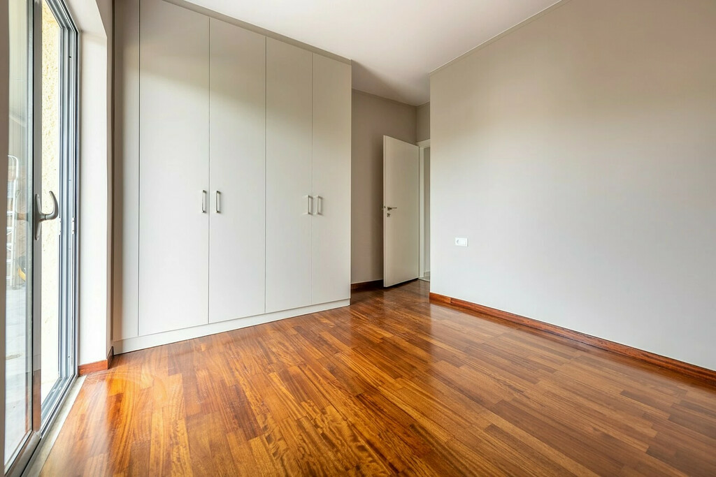 2-bedroom Flat In Vouliagmeni, Greece (70 M²)