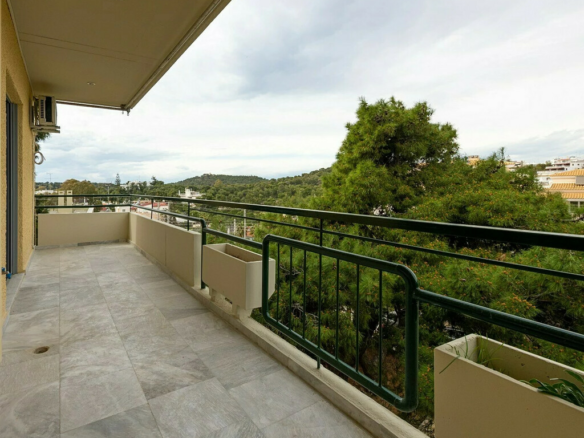 2-bedroom Flat In Vouliagmeni, Greece (70 M²)