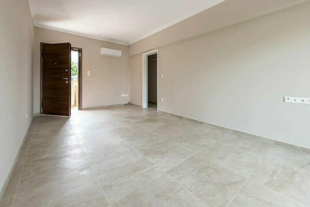 2-bedroom Flat In Vouliagmeni, Greece (70 M²)
