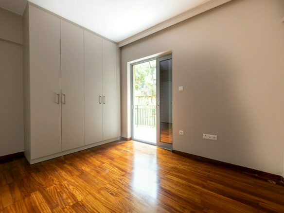 2-bedroom Flat In Vouliagmeni, Greece (70 M²)