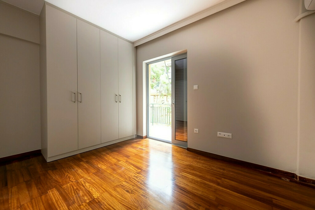 2-bedroom Flat In Vouliagmeni, Greece (70 M²)