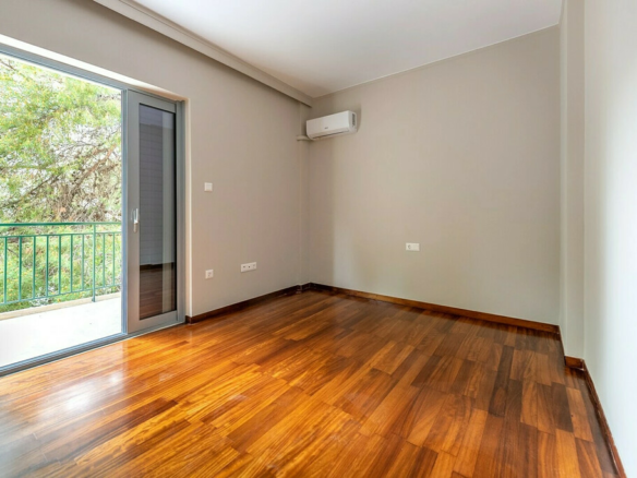 2-bedroom Flat In Vouliagmeni, Greece (70 M²)
