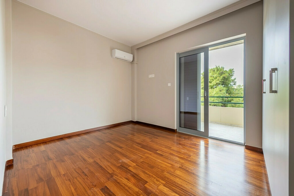 2-bedroom Flat In Vouliagmeni, Greece (70 M²)