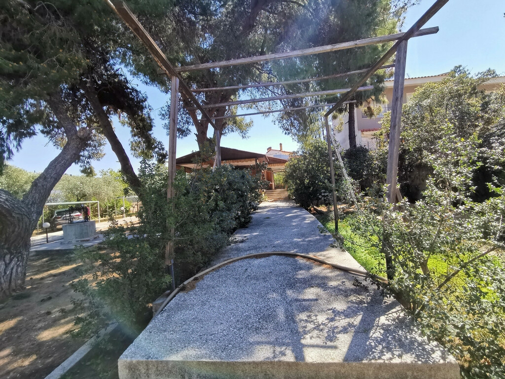 Detached House In Saronida, Greece (520 M²)