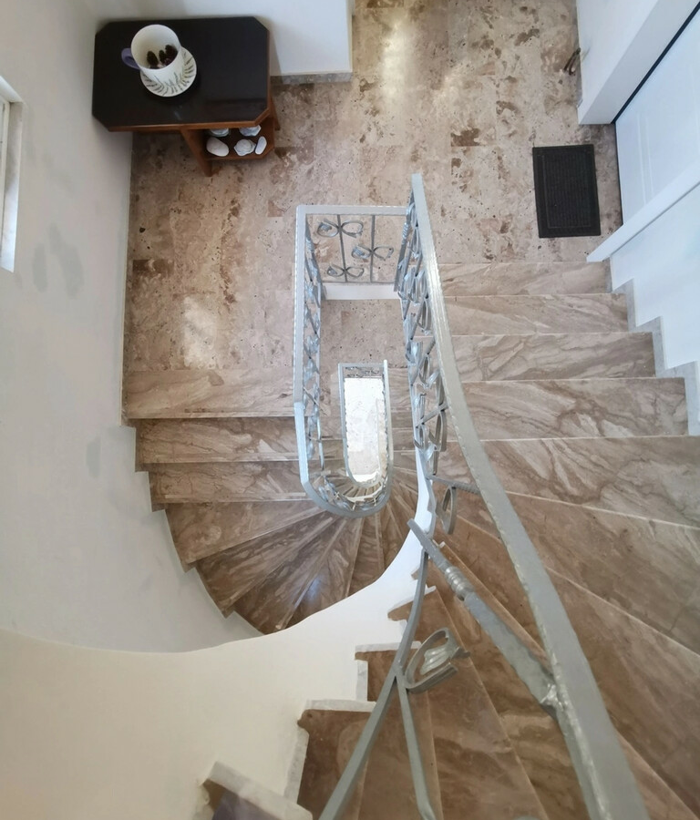 Detached House In Saronida, Greece (520 M²)