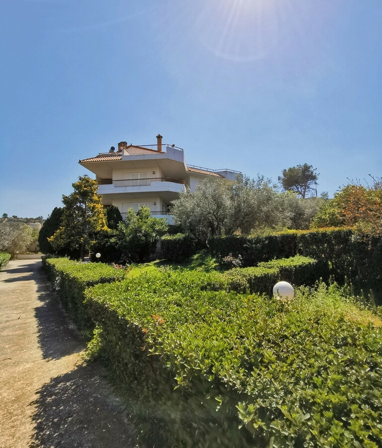Detached House In Saronida, Greece (520 M²)