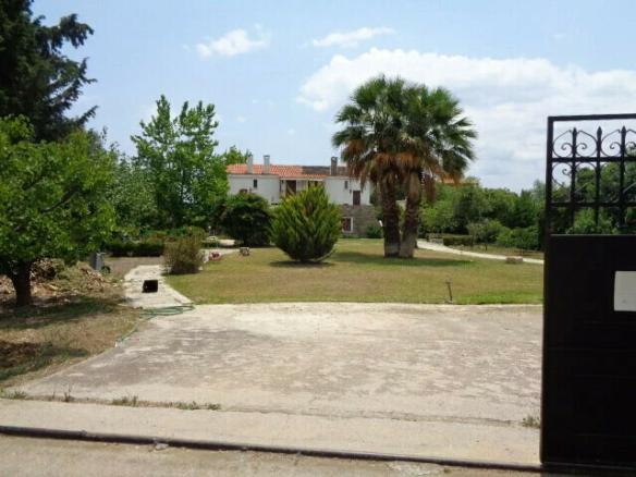 6-bedroom Villa In Eretria, Greece (570 M²)
