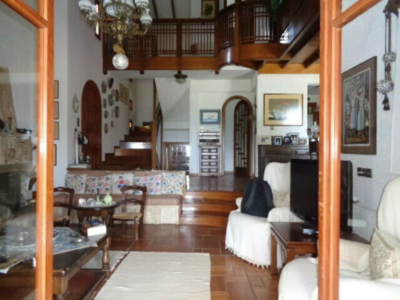 6-bedroom Villa In Eretria, Greece (570 M²)