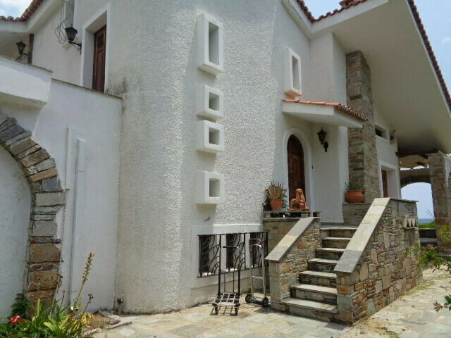 6-bedroom Villa In Eretria, Greece (570 M²)