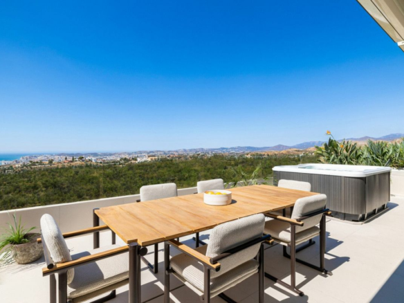 3-bedroom Apartment In Fuengirola, Spain (128 M²)