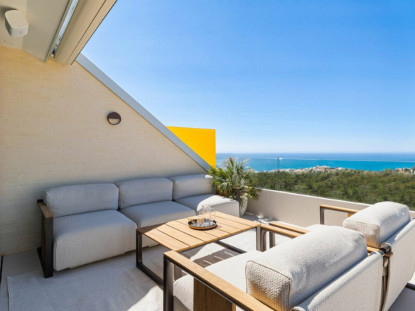 3-bedroom Apartment In Fuengirola, Spain (128 M²)