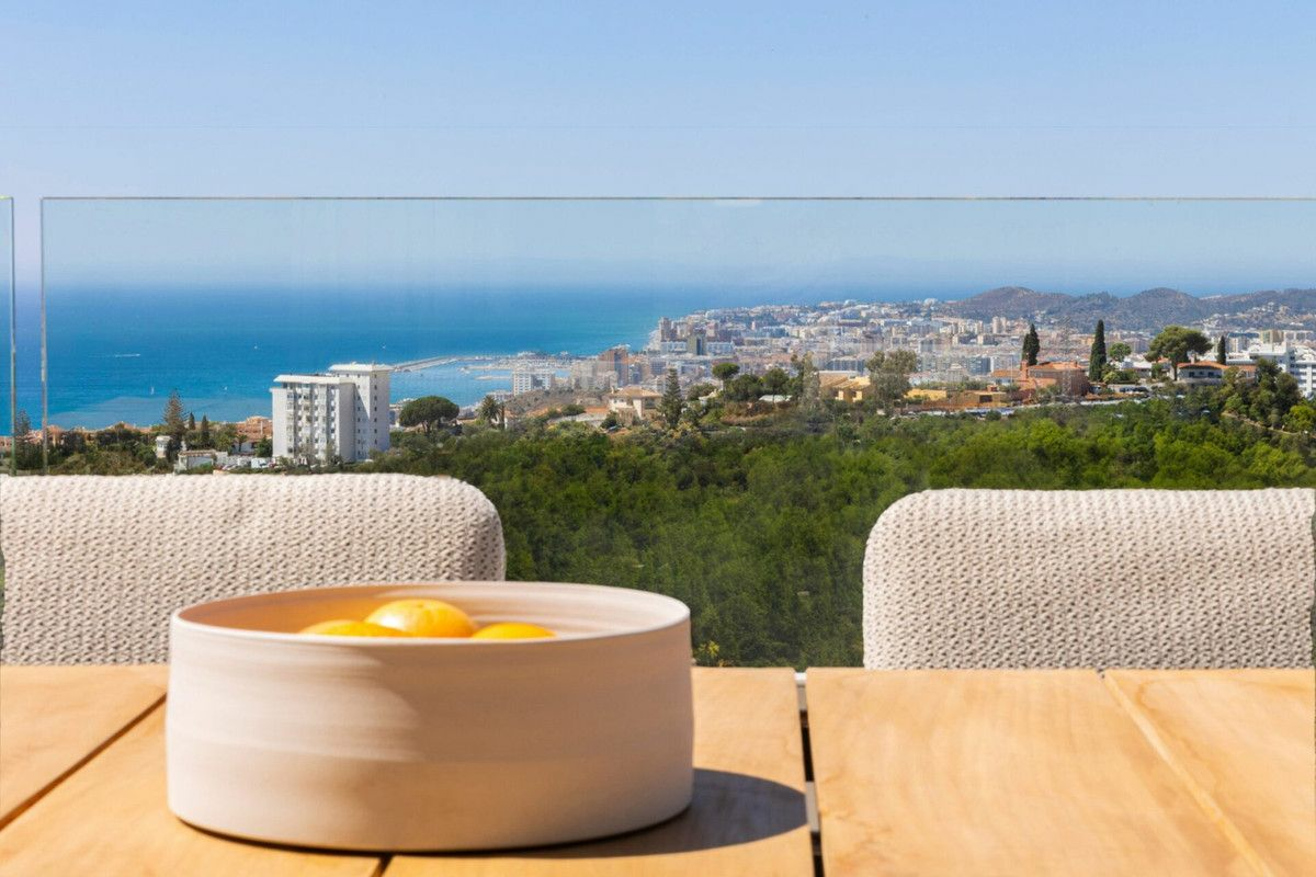 3-bedroom Apartment In Fuengirola, Spain (128 M²)