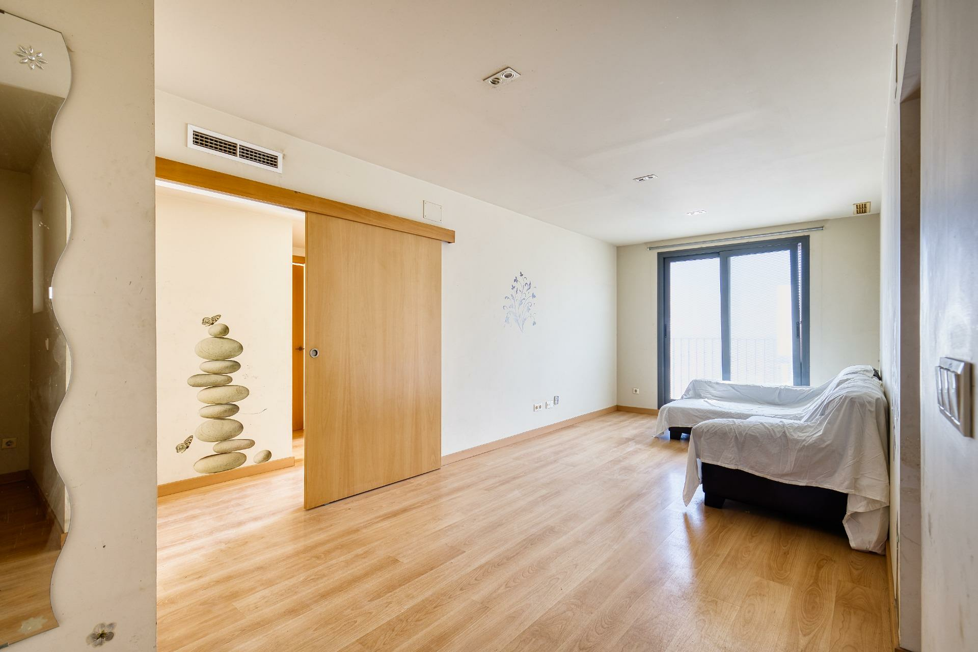 7-1-8180a5 3-bedroom Flat In Elche, Spain (86 M²)