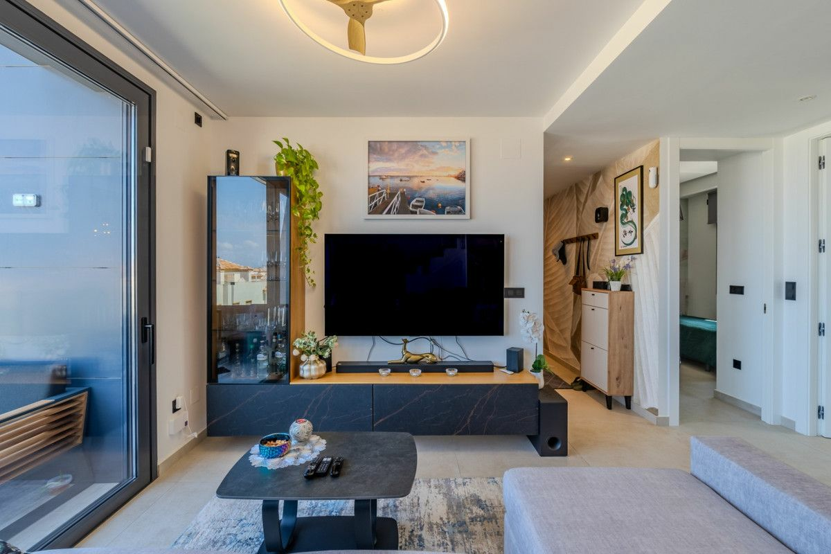 3-bedroom Apartment In Guardamar Del Segura, Spain (93 M²)