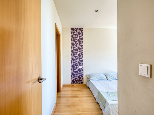 3-bedroom Flat In Elche, Spain (86 M²)