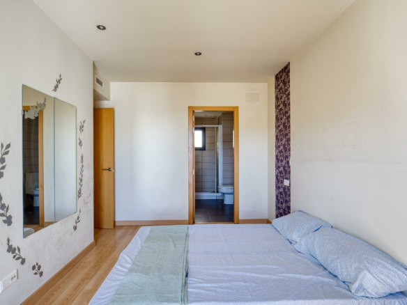 3-bedroom Flat In Elche, Spain (86 M²)