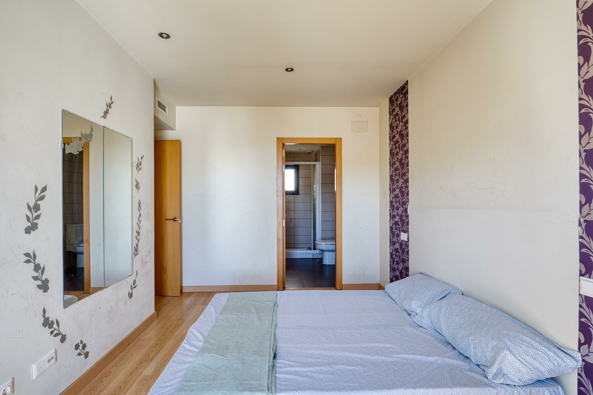7-14-9592c0 3-bedroom Flat In Elche, Spain (86 M²)