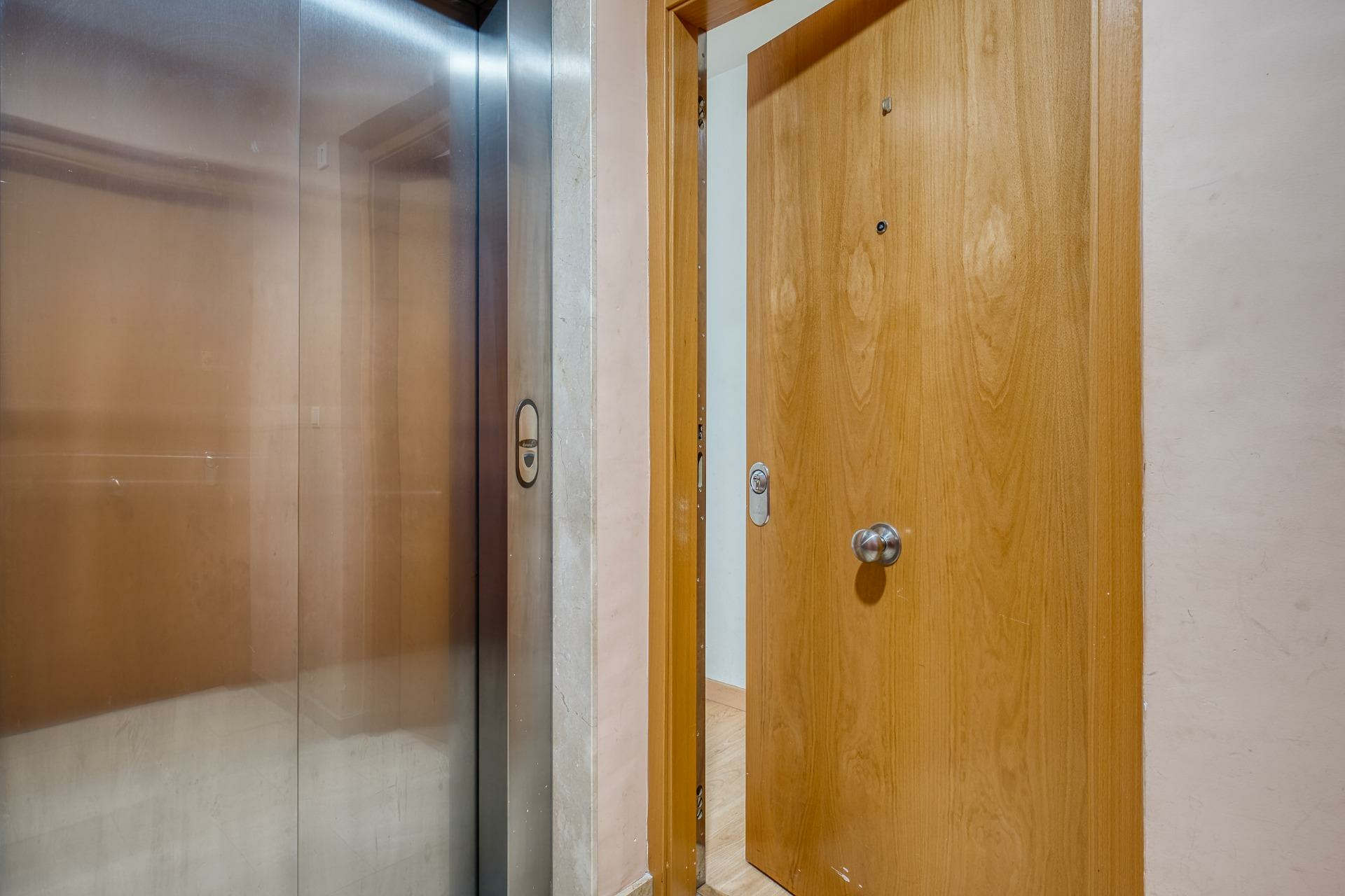 7-18-27886a 3-bedroom Flat In Elche, Spain (86 M²)